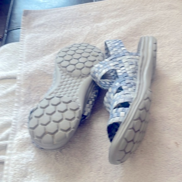 Sandals very comfortable, cute, Stretchy Bernie Mev Blues, Silver & Grey - Picture 3 of 5